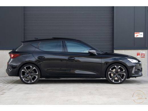 CUPRA Leon 1.4 e-Hybrid VZ 245 PANO CAMERA ACC Sfeerverlichting ActivLease financial lease