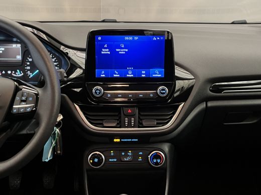 Ford Fiesta 1.0 EcoBoost Connected | Navi | Draadloze telefoonlader | All season banden || Afneembare Trekhaa... ActivLease financial lease