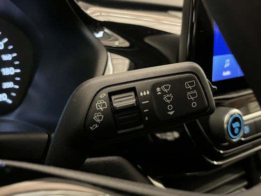 Ford Fiesta 1.0 EcoBoost Connected | Navi | Draadloze telefoonlader | All season banden || Afneembare Trekhaa... ActivLease financial lease