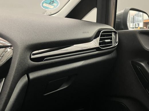 Ford Fiesta 1.0 EcoBoost Connected | Navi | Draadloze telefoonlader | All season banden || Afneembare Trekhaa... ActivLease financial lease