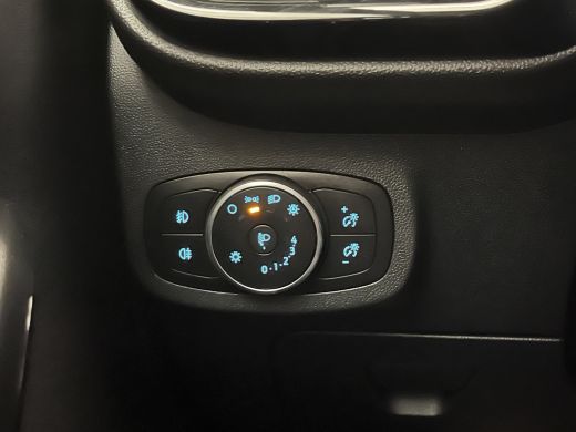 Ford Fiesta 1.0 EcoBoost Connected | Navi | Draadloze telefoonlader | All season banden || Afneembare Trekhaa... ActivLease financial lease