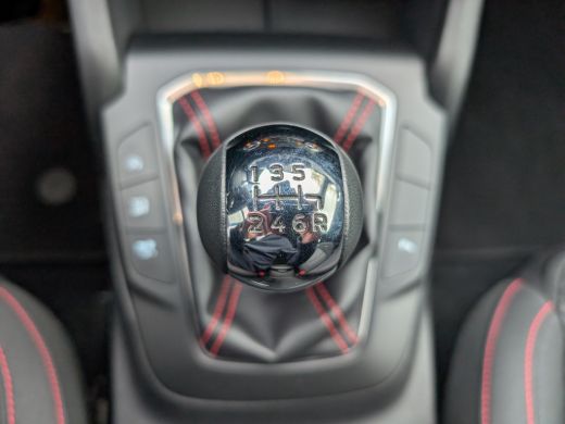 Ford Focus 1.0 EcoBoost ST Line Business 125pk | Winter Pack | Adap. Cruise | Carplay | Keyless | 1e Eigenaa... ActivLease financial lease