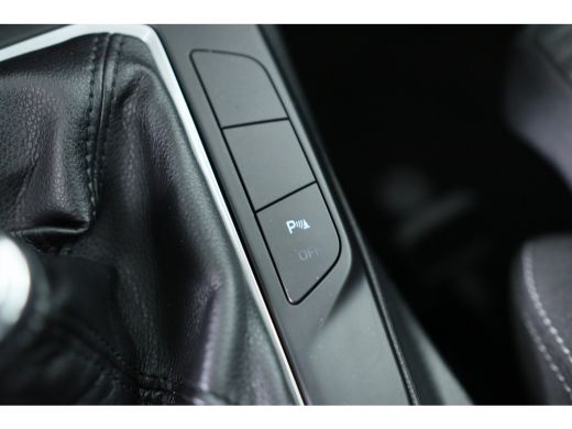 Ford Focus 1.0 EcoBoost Titanium Business | AGR Stoel | Climate Control | Keyless | Led | Cruise Control | P... ActivLease financial lease