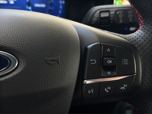 Ford Focus 1.0 Hybrid ST Line | Apple Carplay | Cruise Control | Navigatie | 17 inch ActivLease financial lease