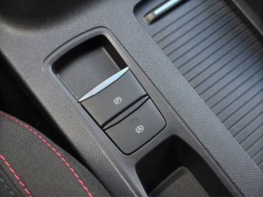 Ford Focus 1.0 Hybrid ST Line | Apple Carplay | Cruise Control | Navigatie | 17 inch ActivLease financial lease