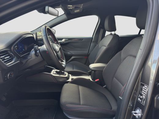 Ford Focus 1.0 Hybrid ST Line | Apple Carplay | Cruise Control | Navigatie | 17 inch ActivLease financial lease