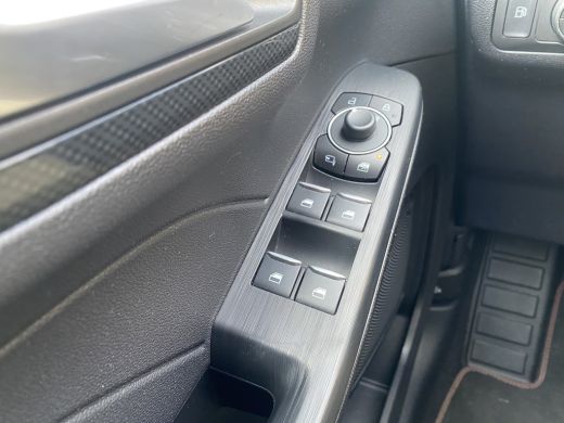 Ford Kuga 2.5 225PK PLUG-IN HYBRID ST-Line | STOEL STUUR EN VOORRUITVERWARMING| CAMERA| DAB| NAVIGATIE| CLI... ActivLease financial lease