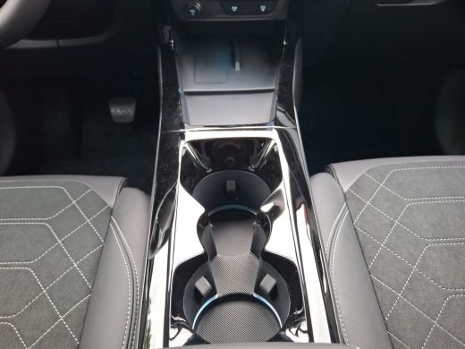 Ford Puma Gen-E Premium 44 kWh | Achteruitrijcamera | Airco (automatisch) | Audio installatie premium ActivLease financial lease