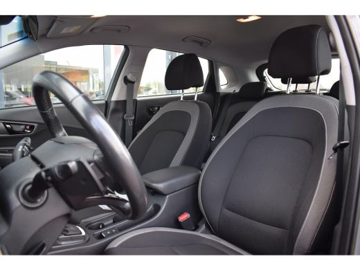 Hyundai Kona 1.6 GDI HEV Comfort | Trekhaak | Apple CarPlay | Camera | ACC ActivLease financial lease