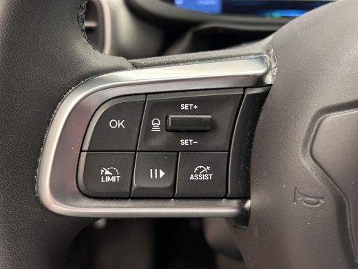 Jeep Avenger Summit 54 kWh LED | Climate | Cruise | LMV | Camera |  | 11 kW lader | Achteruitrijcamera | Apple... ActivLease financial lease