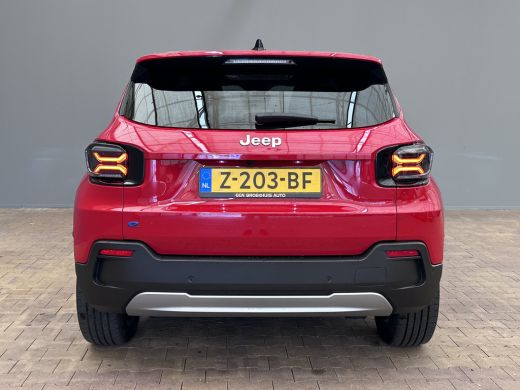 Jeep Avenger Summit 54 kWh LED | Climate | Cruise | LMV | Camera |  | 11 kW lader | Achteruitrijcamera | Apple... ActivLease financial lease