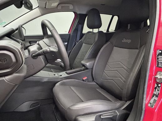 Jeep Avenger Summit 54 kWh LED | Climate | Cruise | LMV | Camera |  | 11 kW lader | Achteruitrijcamera | Apple... ActivLease financial lease