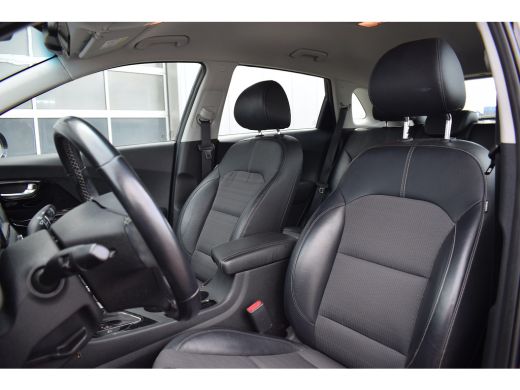Kia Niro 1.6 GDi Hybrid ExecutiveLine | Trekhaak | Half Leer | Camera | CarPlay ActivLease financial lease