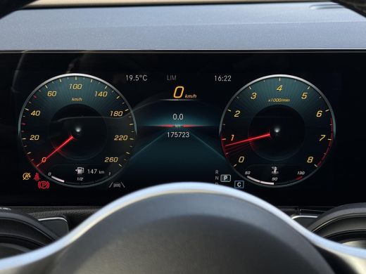 Mercedes-Benz GLB 200 Business Solution Luxury 7p. | Panorama | Leder | Memory | ActivLease financial lease