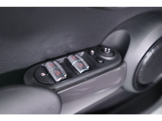 Mini Cooper 1.5 JCW Trim Pakket | Serious Business Pakket | Harman-Kardon | Led Union Jack | 17 inch | Climat... ActivLease financial lease