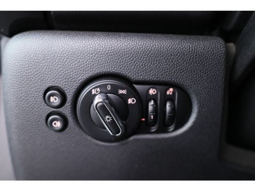 Mini Cooper 1.5 JCW Trim Pakket | Serious Business Pakket | Harman-Kardon | Led Union Jack | 17 inch | Climat... ActivLease financial lease