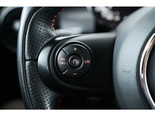 Mini Cooper 1.5 JCW Trim Pakket | Serious Business Pakket | Harman-Kardon | Led Union Jack | 17 inch | Climat... ActivLease financial lease
