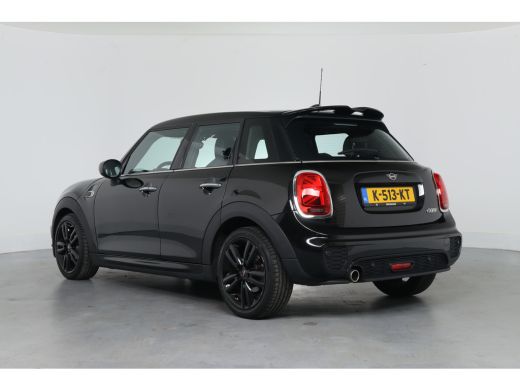 Mini Cooper 1.5 JCW Trim Pakket | Serious Business Pakket | Harman-Kardon | Led Union Jack | 17 inch | Climat... ActivLease financial lease