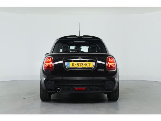 Mini Cooper 1.5 JCW Trim Pakket | Serious Business Pakket | Harman-Kardon | Led Union Jack | 17 inch | Climat... ActivLease financial lease