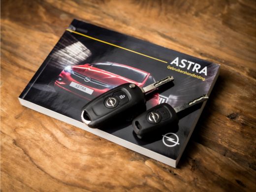 Opel Astra 1.4 Turbo Sport 150Pk Automaat (APPLE CARPLAY, GROOT NAVI, CLIMATE, LM VELGEN, SPORTSTOELEN, TREK... ActivLease financial lease