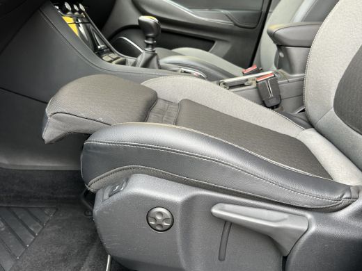 Opel Grandland X 1.2 130PK Turbo Innovation | KEYLESS ENTRY & START| CAMERA| NAVIGATIE| AGR-COMFORTSTOELEN| PARKEE... ActivLease financial lease