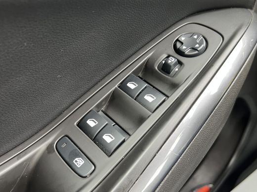 Opel Grandland X 1.2 130PK Turbo Innovation | KEYLESS ENTRY & START| CAMERA| NAVIGATIE| AGR-COMFORTSTOELEN| PARKEE... ActivLease financial lease