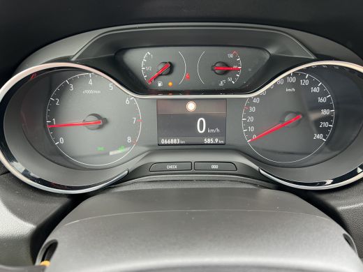 Opel Grandland X 1.2 130PK Turbo Innovation | KEYLESS ENTRY & START| CAMERA| NAVIGATIE| AGR-COMFORTSTOELEN| PARKEE... ActivLease financial lease