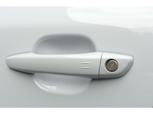 Peugeot 2008 1.2 PureTech 130 GT / NAVI / ALCANTARA / PDC / CLIMA / 17"LMV / CAMERA V+A / KEYLESS / MASSAGESTO... ActivLease financial lease