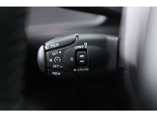 Peugeot 208 1.2 PureTech Active Pack | Parkeersensoren | Apple Carplay & Android Auto | Cruise Control | Airc... ActivLease financial lease