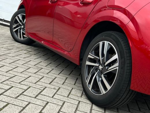 Peugeot 208 1.2 PureTech Allure NL AUTO | PDC | LAGE KM ActivLease financial lease
