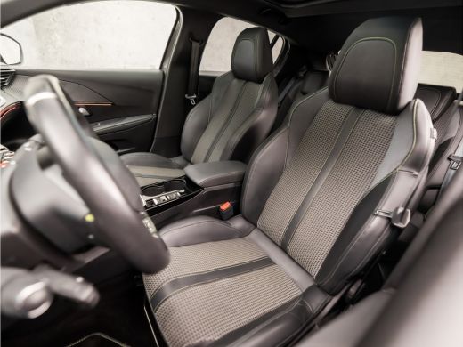 Peugeot 208 1.2 PureTech GT-Line Sport (PANORAMADAK, VIRTUAL COCKPIT, APPLE CARPLAY, 360 CAMERA, LEDER, SPORT... ActivLease financial lease