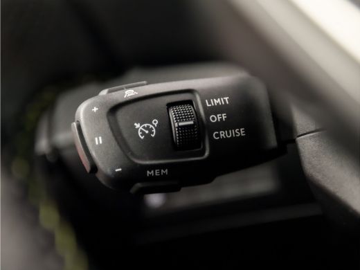 Peugeot 208 1.2 PureTech GT-Line Sport (PANORAMADAK, VIRTUAL COCKPIT, APPLE CARPLAY, 360 CAMERA, LEDER, SPORT... ActivLease financial lease