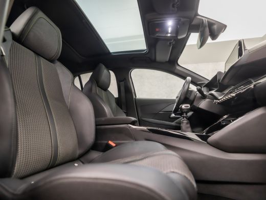 Peugeot 208 1.2 PureTech GT-Line Sport (PANORAMADAK, VIRTUAL COCKPIT, APPLE CARPLAY, 360 CAMERA, LEDER, SPORT... ActivLease financial lease