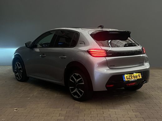 Peugeot 208 Hybrid 100 e-DCS6 GT Panoramadak | 17'' Lichtmetaal | Climate Controle | Keyless | Apple CarPlay ... ActivLease financial lease