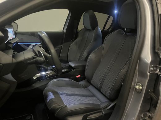 Peugeot 208 Hybrid 100 e-DCS6 GT Panoramadak | 17'' Lichtmetaal | Climate Controle | Keyless | Apple CarPlay ... ActivLease financial lease
