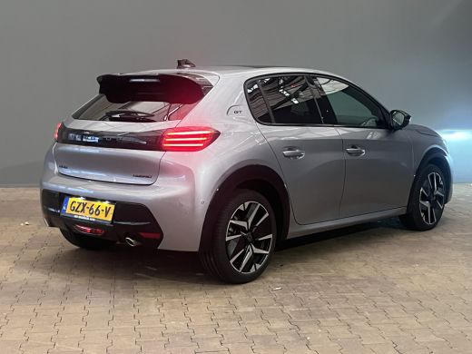 Peugeot 208 Hybrid 100 e-DCS6 GT Panoramadak | 17'' Lichtmetaal | Climate Controle | Keyless | Apple CarPlay ... ActivLease financial lease