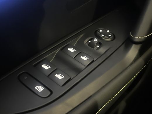Peugeot 208 Hybrid 100 e-DCS6 GT Panoramadak | 17'' Lichtmetaal | Climate Controle | Keyless | Apple CarPlay ... ActivLease financial lease