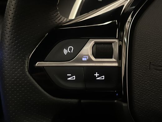 Peugeot 208 Hybrid 100 e-DCS6 GT Panoramadak | 17'' Lichtmetaal | Climate Controle | Keyless | Apple CarPlay ... ActivLease financial lease