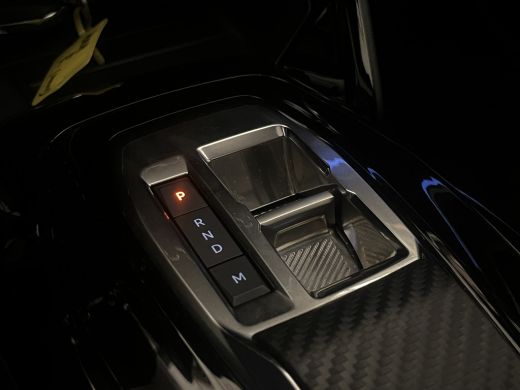 Peugeot 208 Hybrid 100 e-DCS6 GT Panoramadak | 17'' Lichtmetaal | Climate Controle | Keyless | Apple CarPlay ... ActivLease financial lease