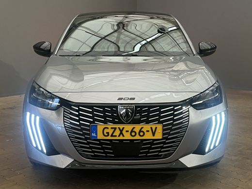 Peugeot 208 Hybrid 100 e-DCS6 GT Panoramadak | 17'' Lichtmetaal | Climate Controle | Keyless | Apple CarPlay ... ActivLease financial lease