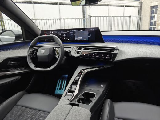 Peugeot 3008 1.2 Hybrid 136 GT | Achterbank in delen neerklapbaar | Achteruitrijcamera | Apple Carplay/Android... ActivLease financial lease