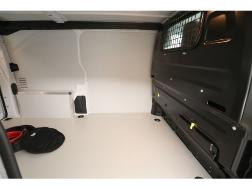 Peugeot e-Expert 75 kWh L2H1 | Elektrisch | Airco | 360° Camera | Carplay | Cruise | 3-Zits ActivLease financial lease