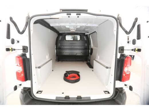 Peugeot e-Expert 75 kWh L2H1 | Elektrisch | Airco | 360° Camera | Carplay | Cruise | 3-Zits ActivLease financial lease