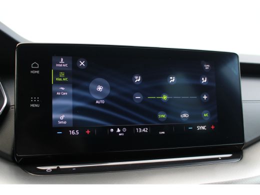 Skoda Octavia Combi 1.0 TSI Business Ed. | Climate & Cruise C.| Elec. Klep | Keyless | Navi | LED | DAB | | Cli... ActivLease financial lease