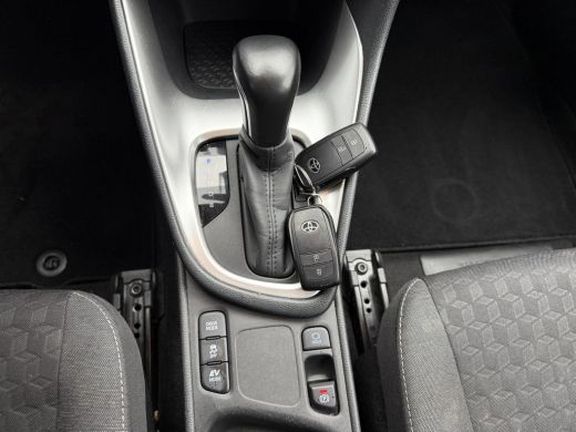 Toyota Yaris 1.5 Hybrid Dynamic Adaptief Cruise Camera Carplay ActivLease financial lease