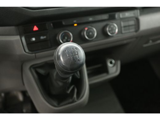 Volkswagen Crafter 30 2.0 TDI 140PK L3H3 | Airco | Cruise | Camera | 3-Zits | Carplay ActivLease financial lease