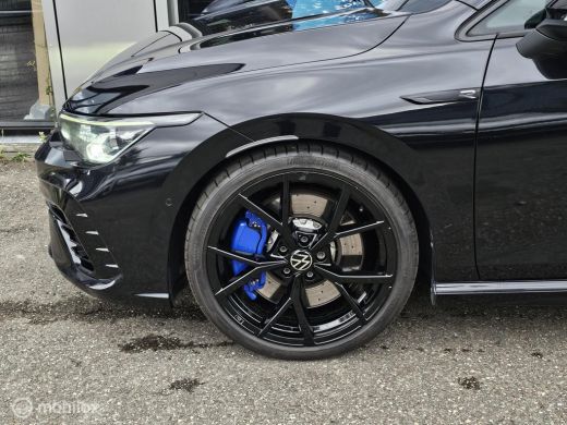 Volkswagen Golf 2.0 TSI R 4Motion Performance Akrapovic/Panorama/HUD ActivLease financial lease