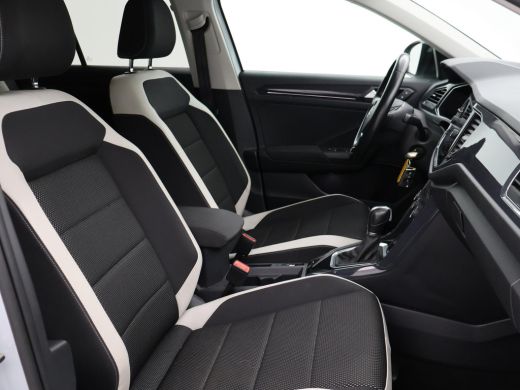 Volkswagen T-Roc 1.5 TSI 150 PK DSG SPORT BTW + TREKHAAK | VIRTUAL COCKPIT | CAMERA | ADAPTIVE CRUISE | CARPLAY ActivLease financial lease