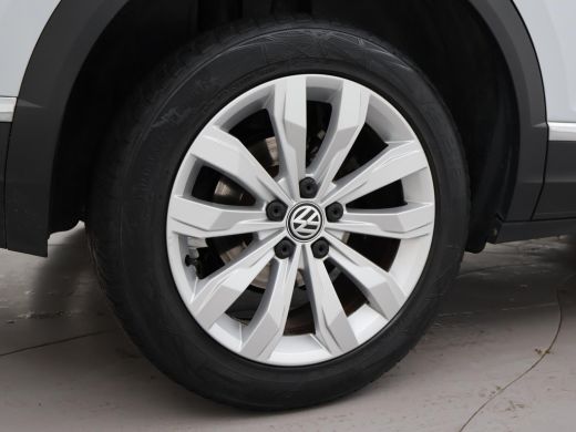 Volkswagen T-Roc 1.5 TSI 150 PK DSG SPORT BTW + TREKHAAK | VIRTUAL COCKPIT | CAMERA | ADAPTIVE CRUISE | CARPLAY ActivLease financial lease