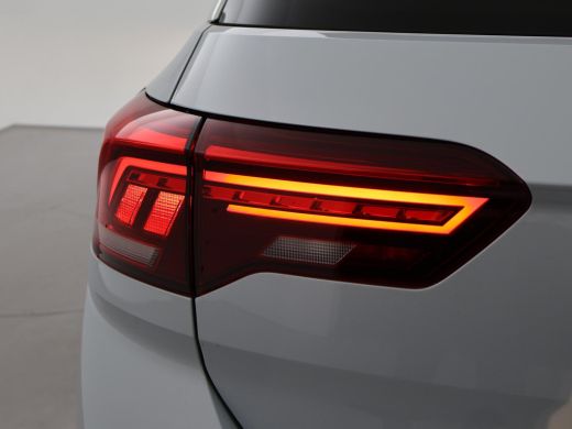 Volkswagen T-Roc 1.5 TSI 150 PK DSG SPORT BTW + TREKHAAK | VIRTUAL COCKPIT | CAMERA | ADAPTIVE CRUISE | CARPLAY ActivLease financial lease